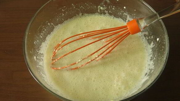 ШАГ 4. мороженое с шампанским и грушами