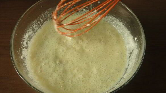 ШАГ 6. мороженое с шампанским и грушами