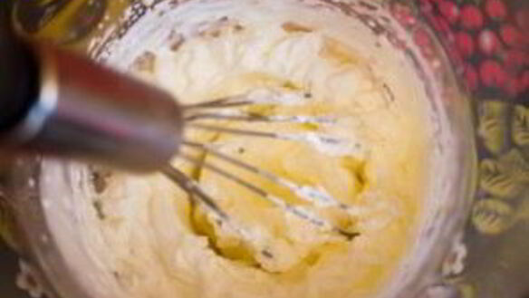 ШАГ 3. мороженое с шоколадной крошкой