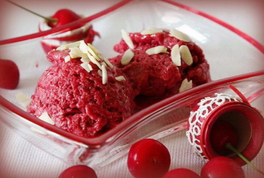 Полезное вишневое мороженое