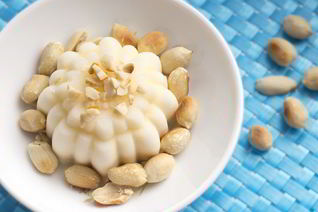 Сливочное мороженое с арахисом