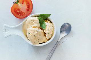 Томатное мороженое с базиликом