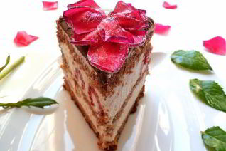 Торт-мороженое Малиново-розовая симфония