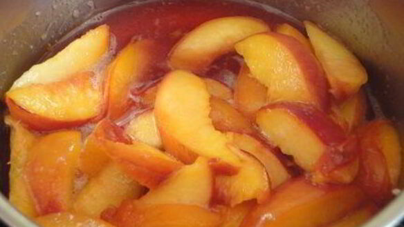 ШАГ 3. ванильное мороженое с персиками