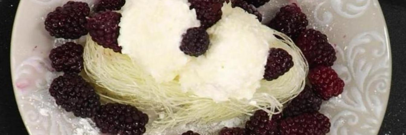 Жареное мороженое с фунчозой