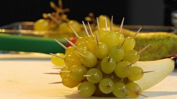 ШАГ 3. фруктовый ежик и воздушный ягодный мусс