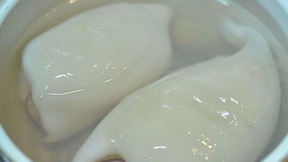 ШАГ 2. кальмар, фаршированный крабовым муссом