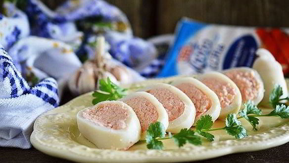 ШАГ 8. кальмар, фаршированный крабовым муссом