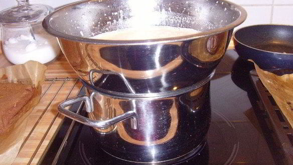 ШАГ 3. мокка-мусс в ягодном обрамлении