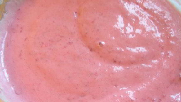 ШАГ 3. мусс из малины и сгущенного молока