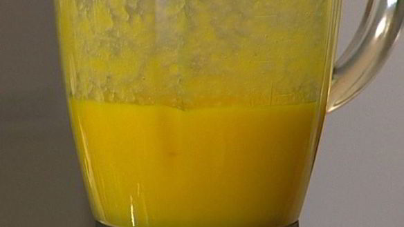 ШАГ 2. мусс из манго, йогурта и смородины