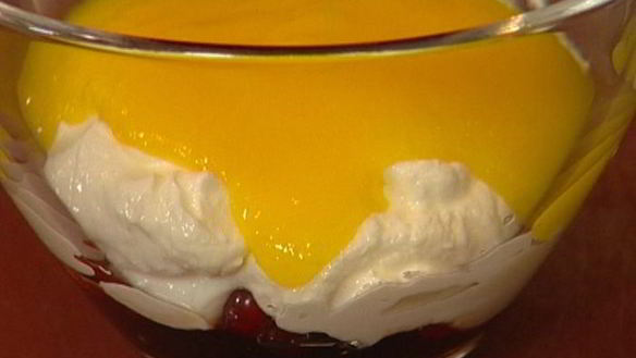 ШАГ 5. мусс из манго, йогурта и смородины