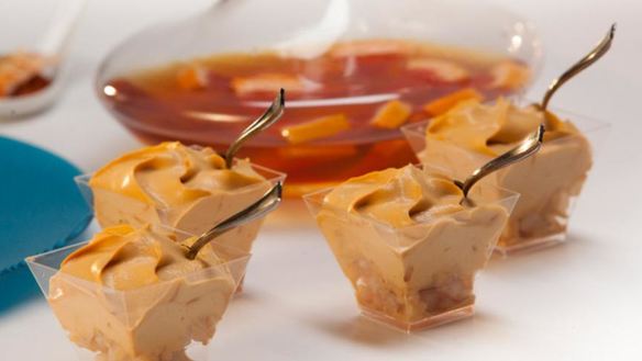 ШАГ 4. мусс из вареной сгущенки с китайской грушей