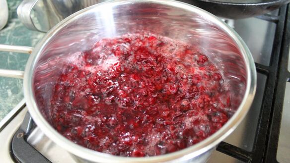 ШАГ 6. мусс клюквенный с манной крупой