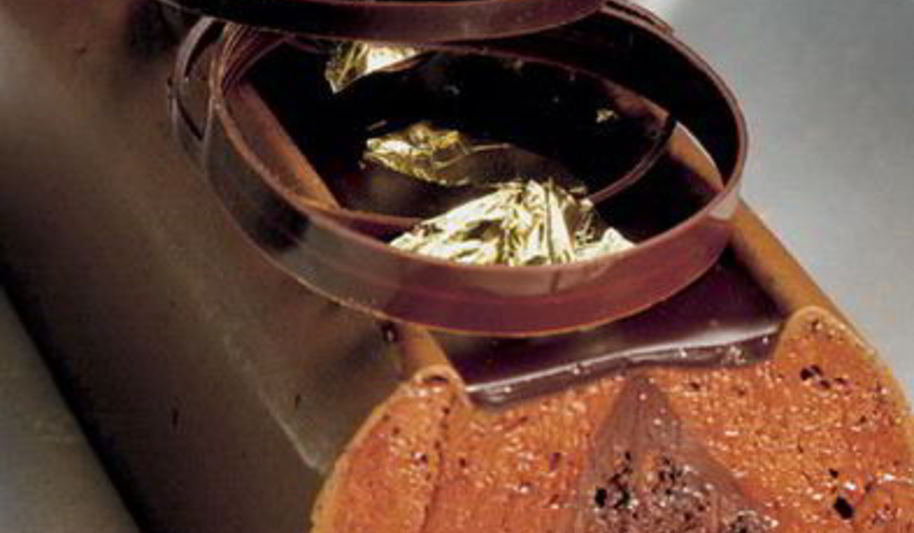 Рецепт шоколадный бисквит с муссом из горького шоколада и апельсиновым конфитюром