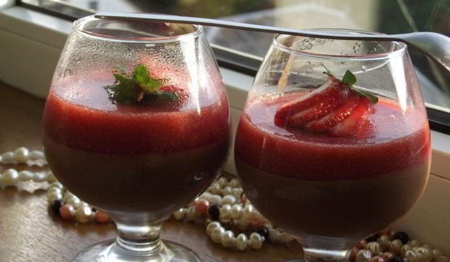 Рецепт шоколадный мусс с клубникой