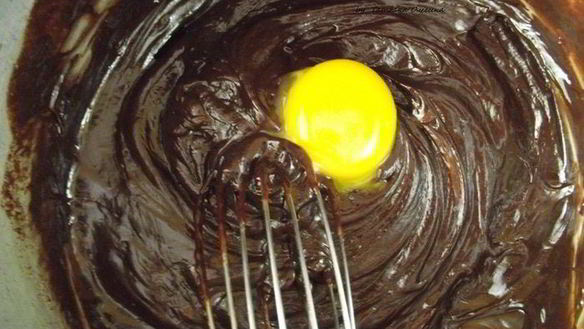 ШАГ 3. шоколадный мусс с клубникой