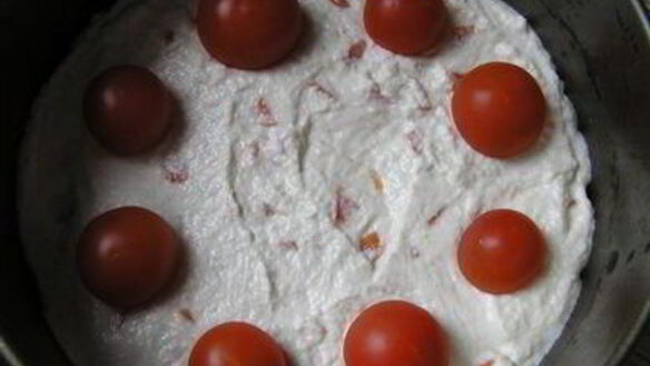 ШАГ 8. торт-мусс с курицей, шпинатом и черри