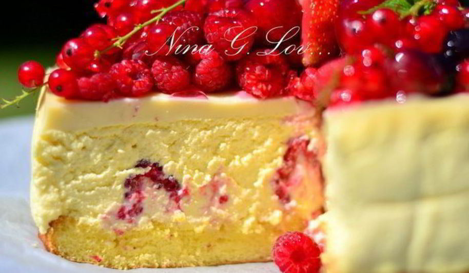 Рецепт творожный торт-мусс с ягодами в белом шоколаде