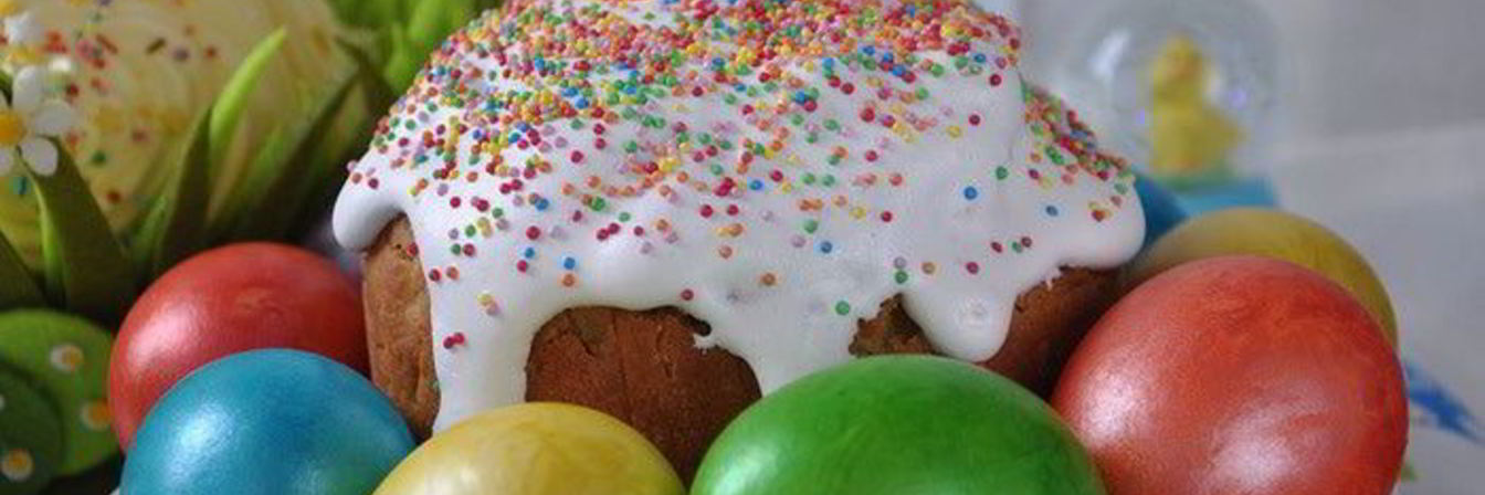 Коньячный кулич с изюмом, цукатами и орехами