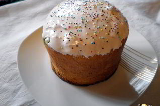 Кулич пасхальный с изюмом и орехами