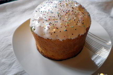 Кулич пасхальный с изюмом и орехами