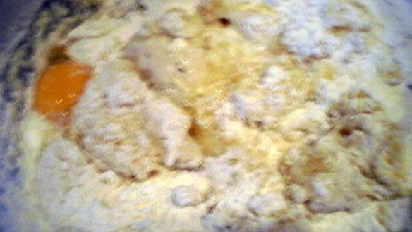 ШАГ 4. кулич пасхальный с изюмом и орехами