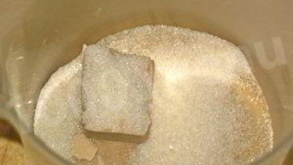 ШАГ 3. кулич с изюмом и цукатами