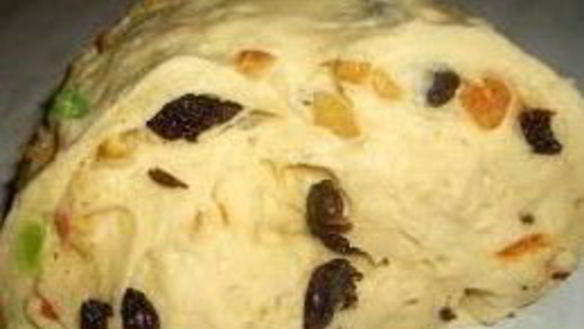 ШАГ 6. кулич с изюмом и цукатами