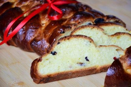 Пасхальная булка с изюмом