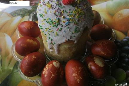 Пасхальный кулич и крашенки
