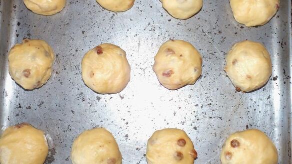 ШАГ 8. пасхальные булочки