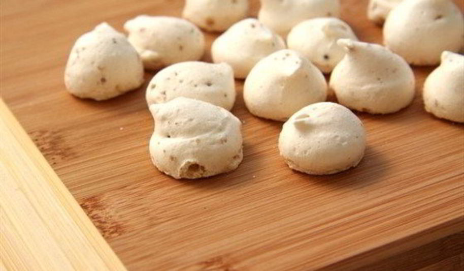 Рецепт пасхальные меренги с орехами пекан