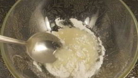 ШАГ 4. сахарная глазурь для кулича