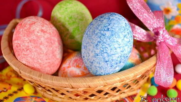 ШАГ 6. яйца пасхальные окрашенные цветным рисом