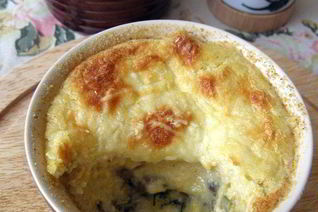 Курица в белом соусе под кукурузным суфле