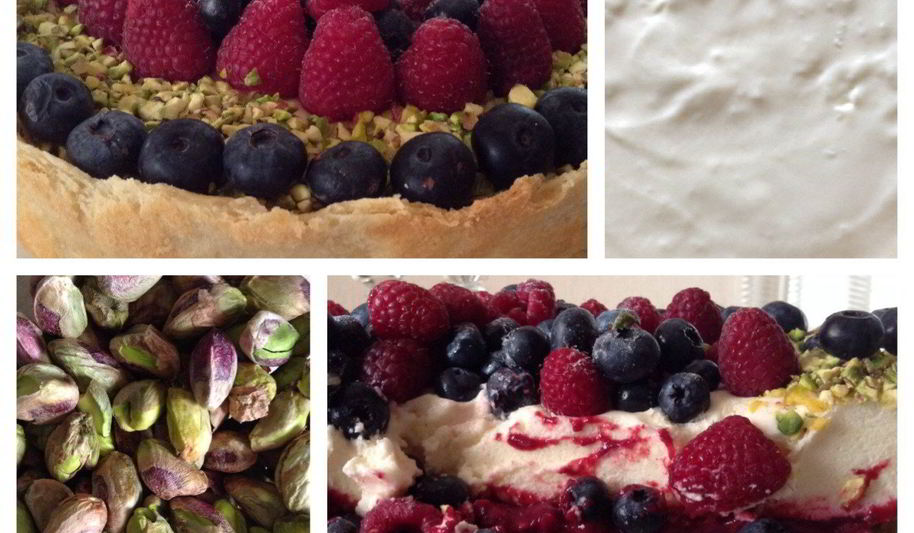 Рецепт лимонный торт-суфле с ягодным курдом