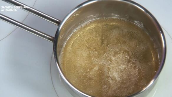 ШАГ 2. миндальный бисквит под ягодным суфле