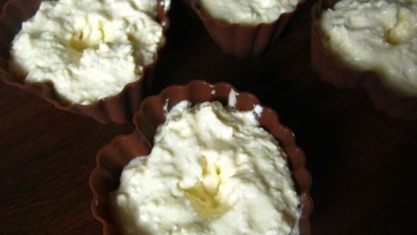 ШАГ 6. паровое творожное суфле с вишневым конфитюром