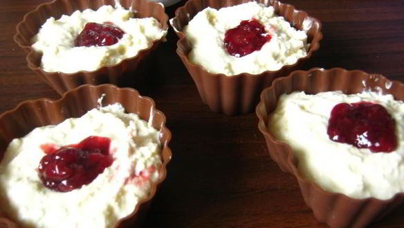 ШАГ 7. паровое творожное суфле с вишневым конфитюром