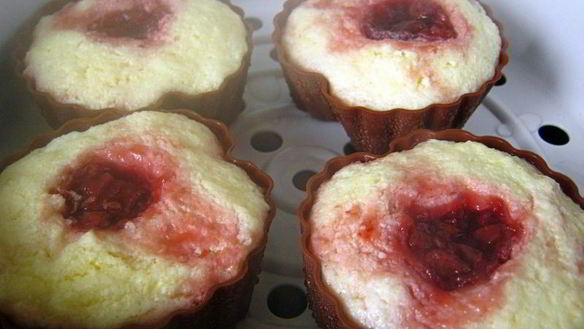 ШАГ 9. паровое творожное суфле с вишневым конфитюром