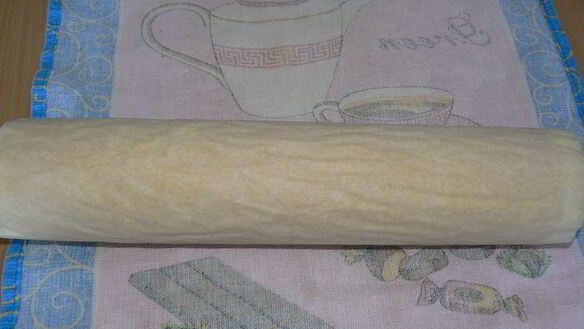 ШАГ 4. рулет бисквитный с клубнично-сливочным суфле