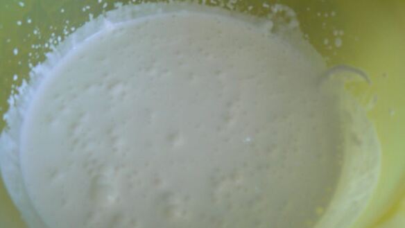 ШАГ 6. рулет бисквитный с клубнично-сливочным суфле