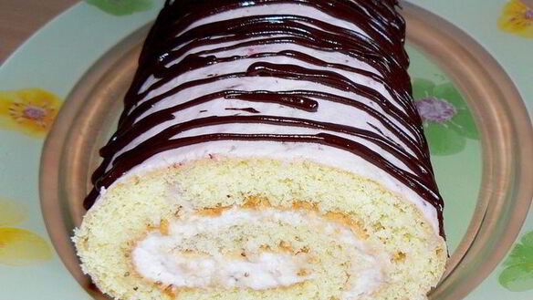 ШАГ 9. рулет бисквитный с клубнично-сливочным суфле