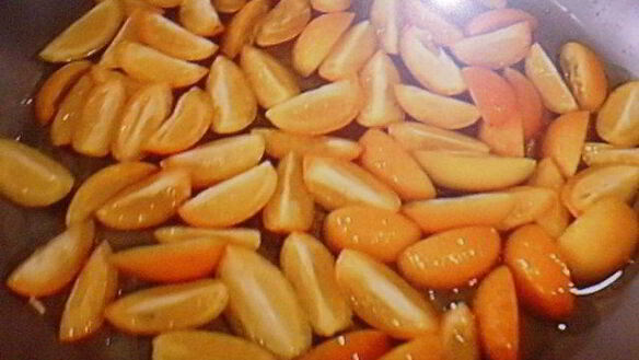 ШАГ 7. шоколадное суфле под кофейным сабайоном с пряным кумкватом