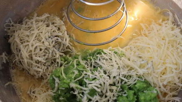 ШАГ 4. суфле из брокколи и двух видов сыра