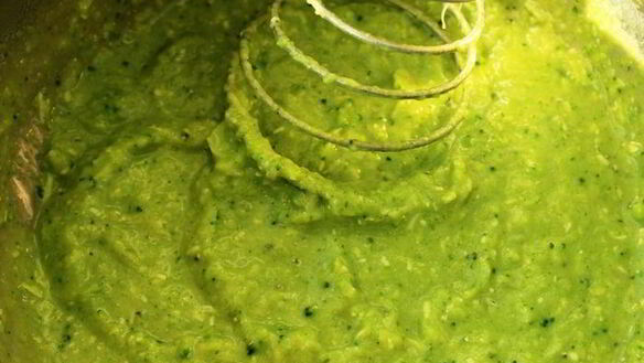 ШАГ 5. суфле из брокколи и двух видов сыра