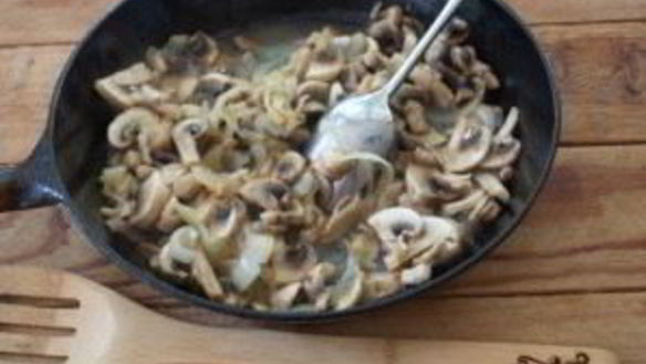 ШАГ 6. суфле из кабачков с грибным соусом