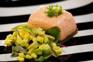 Суфле из лосося с цитрусовым салатом