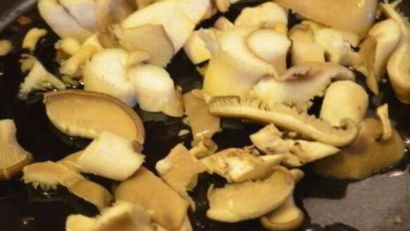 ШАГ 4. суфле из поленты с вешенками